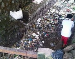 sungai mampat dan kotor